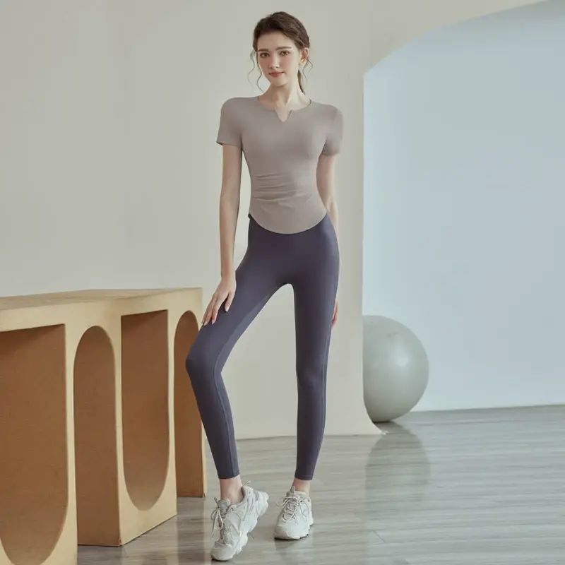 Yoga suit women s suit with a high end feeling 2024 new summer fitness suit professi Grey top      
