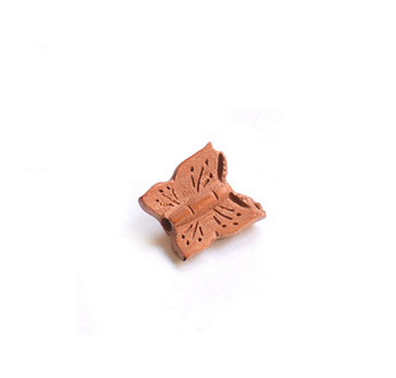 桃木飾物（桃木蝴蝶（1.5cm））
