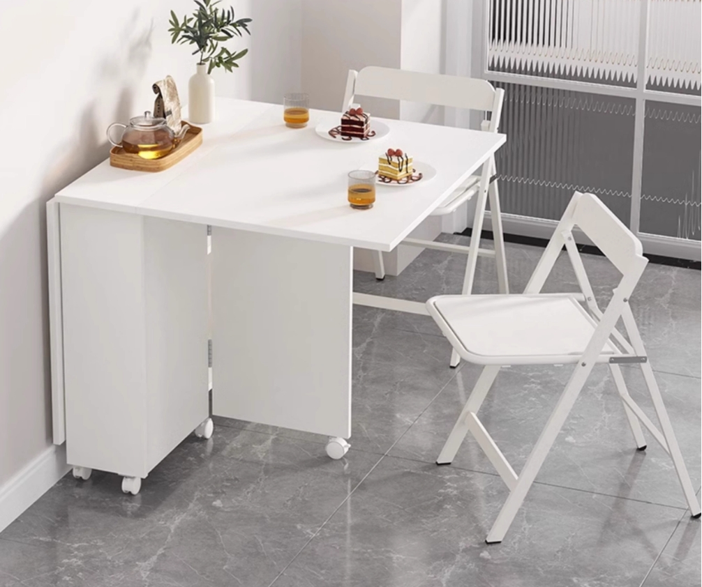 Folding table with 2 Chairs