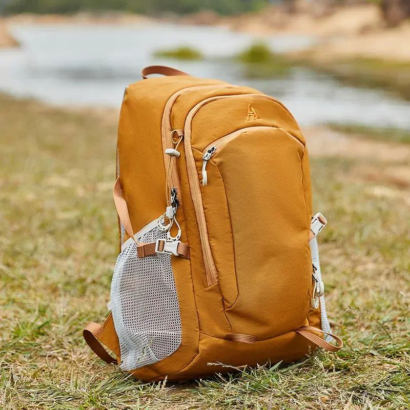 Outdoor hiking backpack, casual backpack, lightweight mountaineering bag