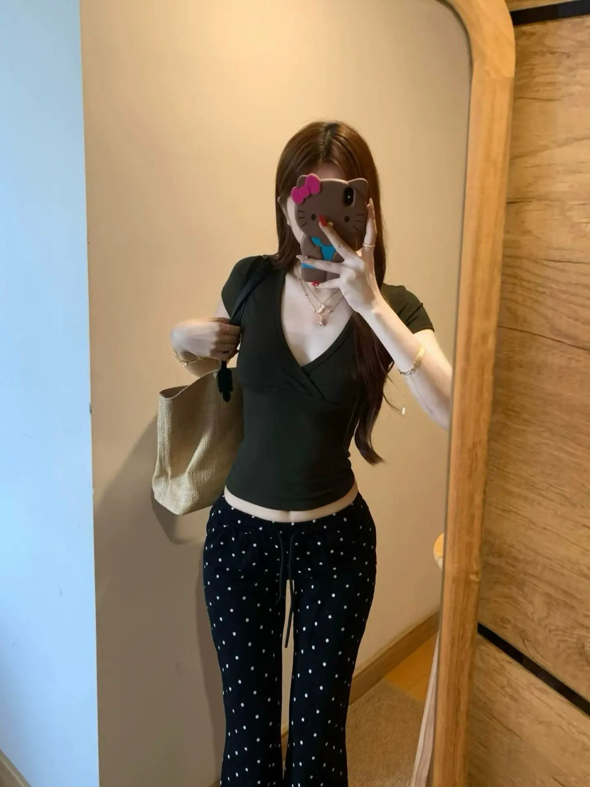 kumikumi辣妹套裝簡約修身短袖T恤女夏季圓點休閒褲微喇褲兩件套-黑色短袖上衣 S