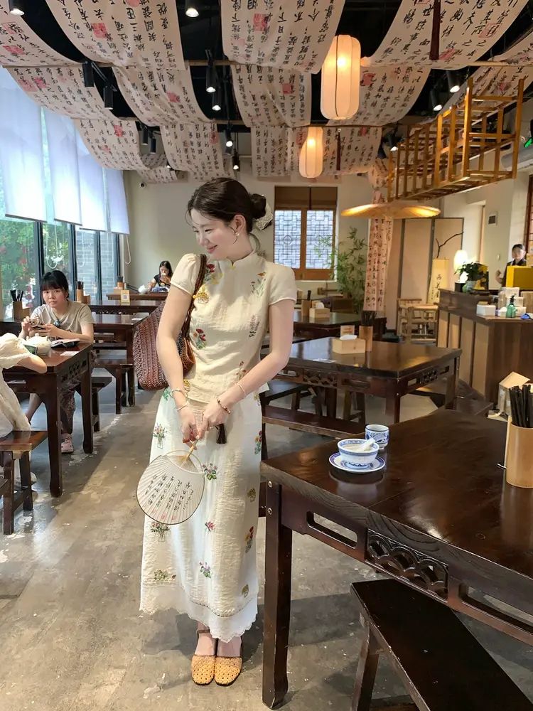 新中式國風復古刺繡企領正肩短袖上衣胖MM高腰大碼半截裙兩件套女-上衣加半身裙 S【建議80-90斤】