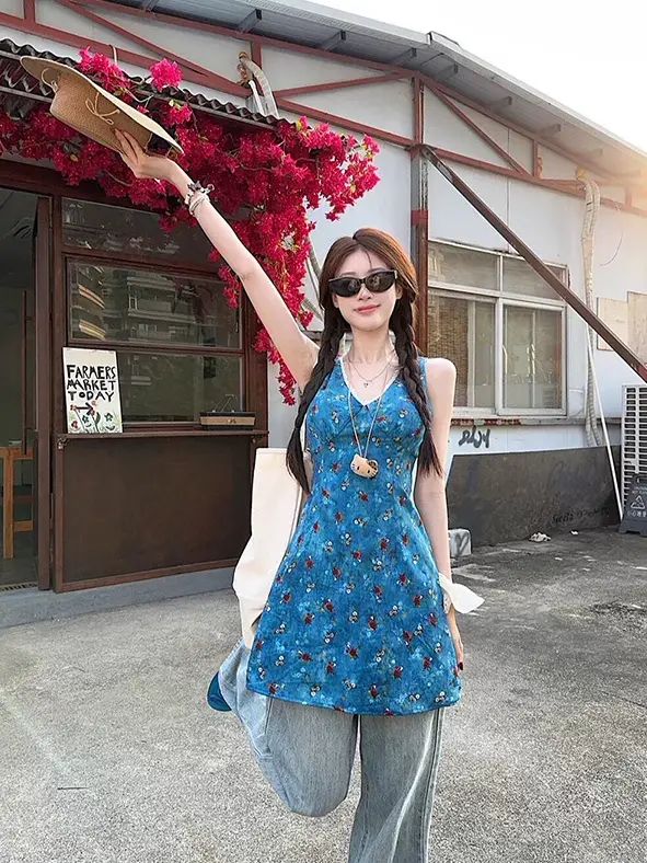 茶歇法式V領藍色碎花連身裙女夏季復古無袖中長裙收腰顯瘦a字短裙-藍色 S