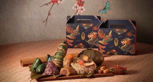 1 套 - 鮑魚狀元裹蒸粽 + 西班牙黑毛豬瑤柱金腿醬油蛋黃粽 + 栗子茸鮮栗子鹼水粽 + 五豆紫米粽 + 迷你XO醬【憑券換領，不設送貨】