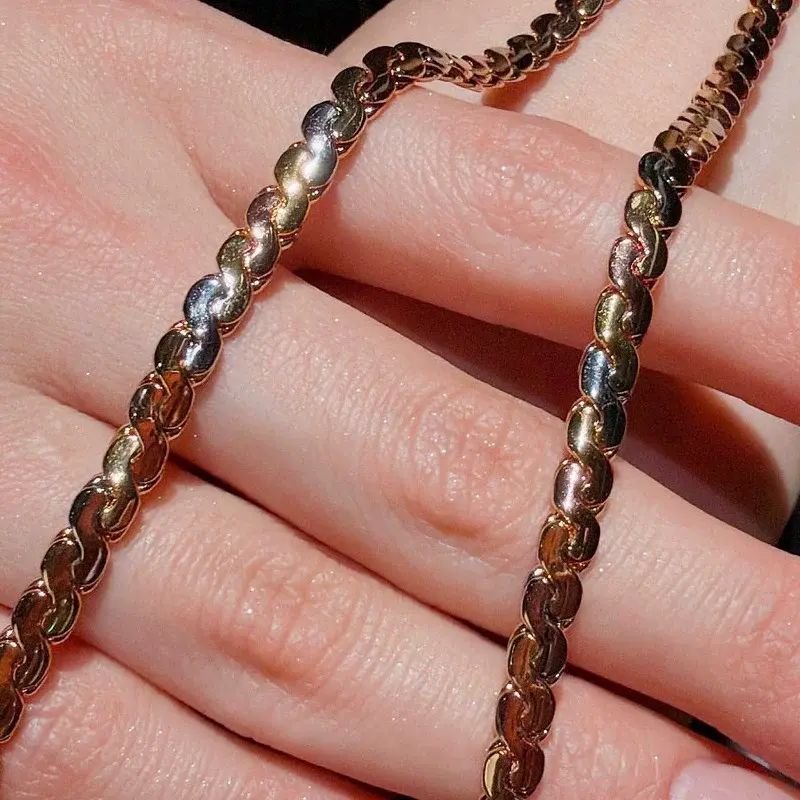 Beautiful Even When Worn Alone - Italian Laser Wave Fishbone Necklace