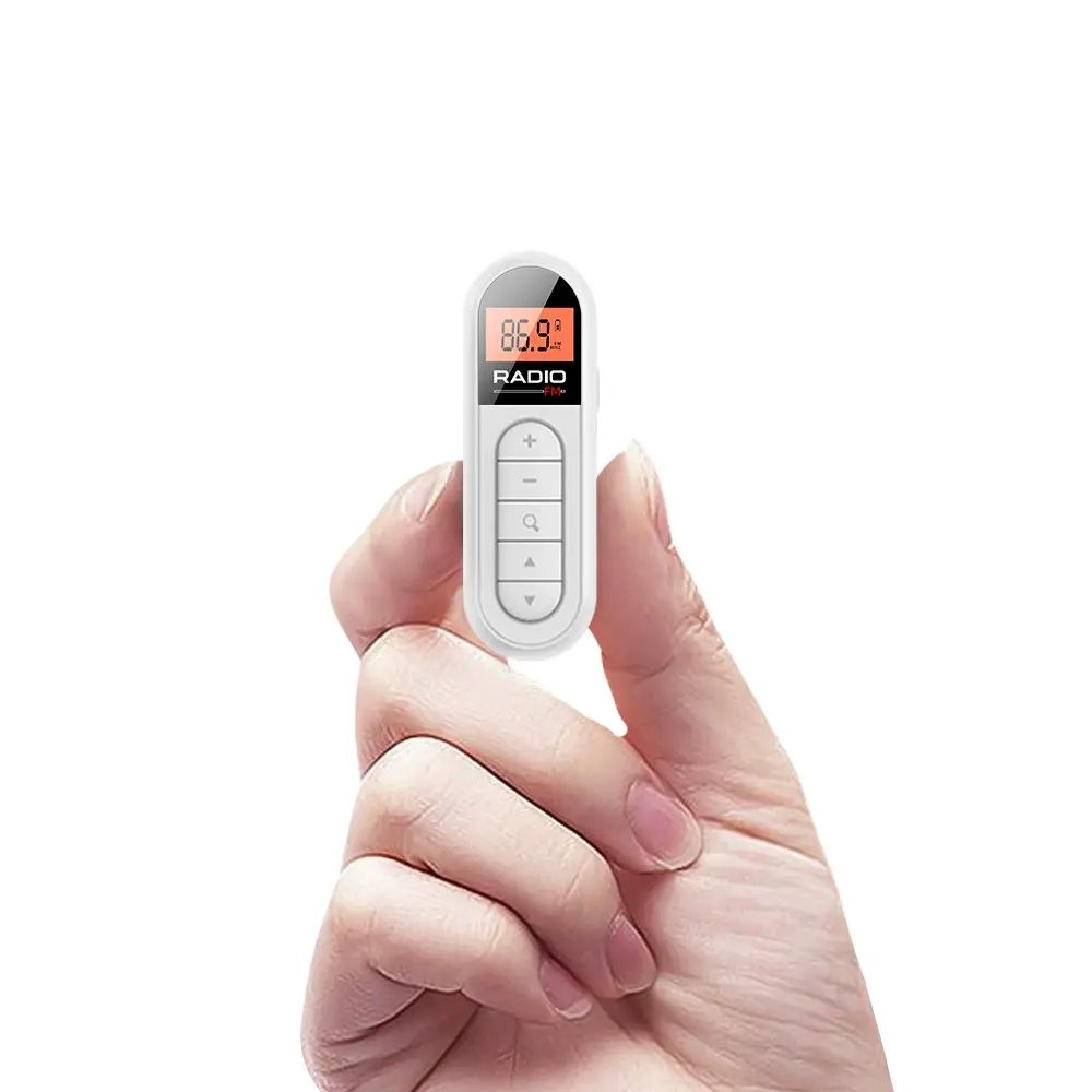 超實用的充電mini迷你收音機來啦 小巧袖珍造型方便攜帶 老人用超合適 FM調頻精準收音 帶背夾設計可夾在衣物上 無論是散步遛彎還是參加會議 都能隨時收聽節目 隨時掌握資訊 輕鬆享受有聲世界的樂趣