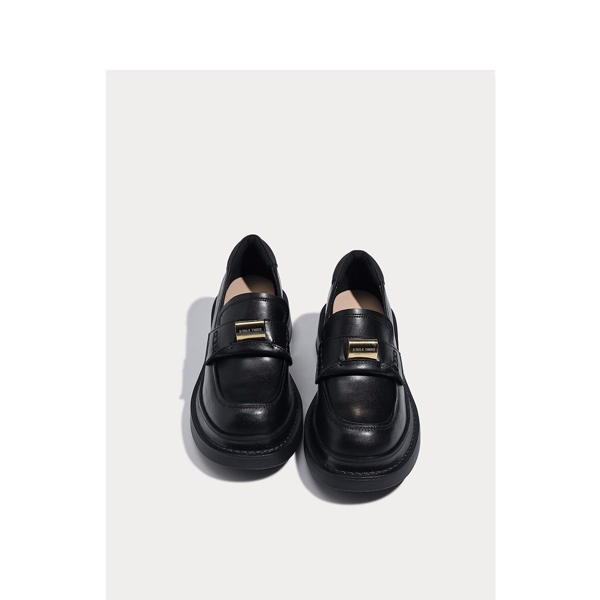 Thick soled one foot loafers for women's early spring fashion versatile small leather shoes