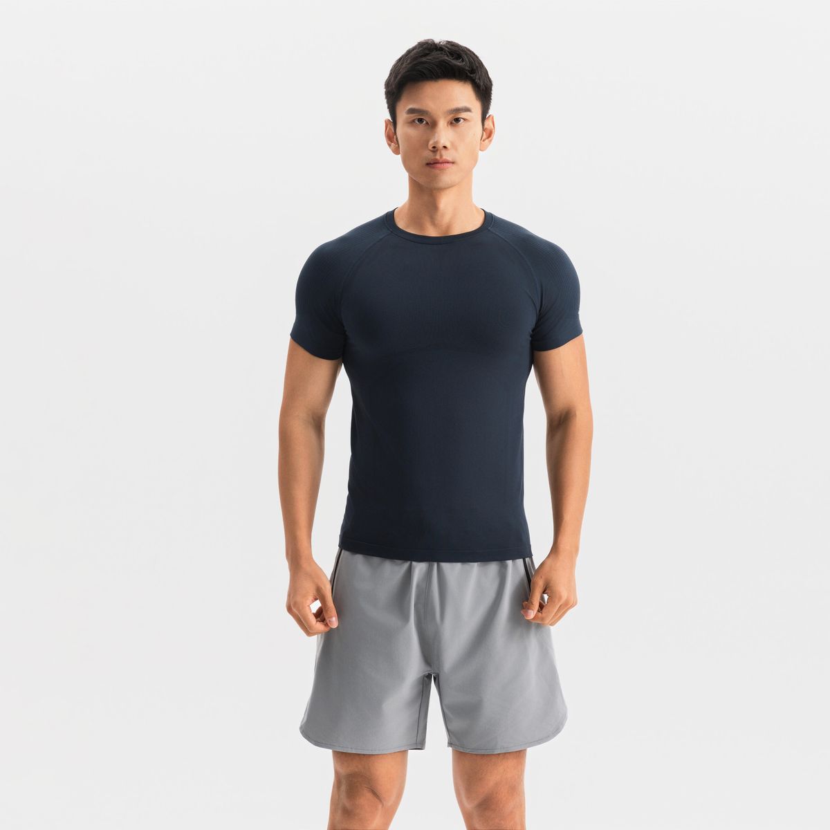 男款修身無縫肌力訓練 T 恤－石墨灰