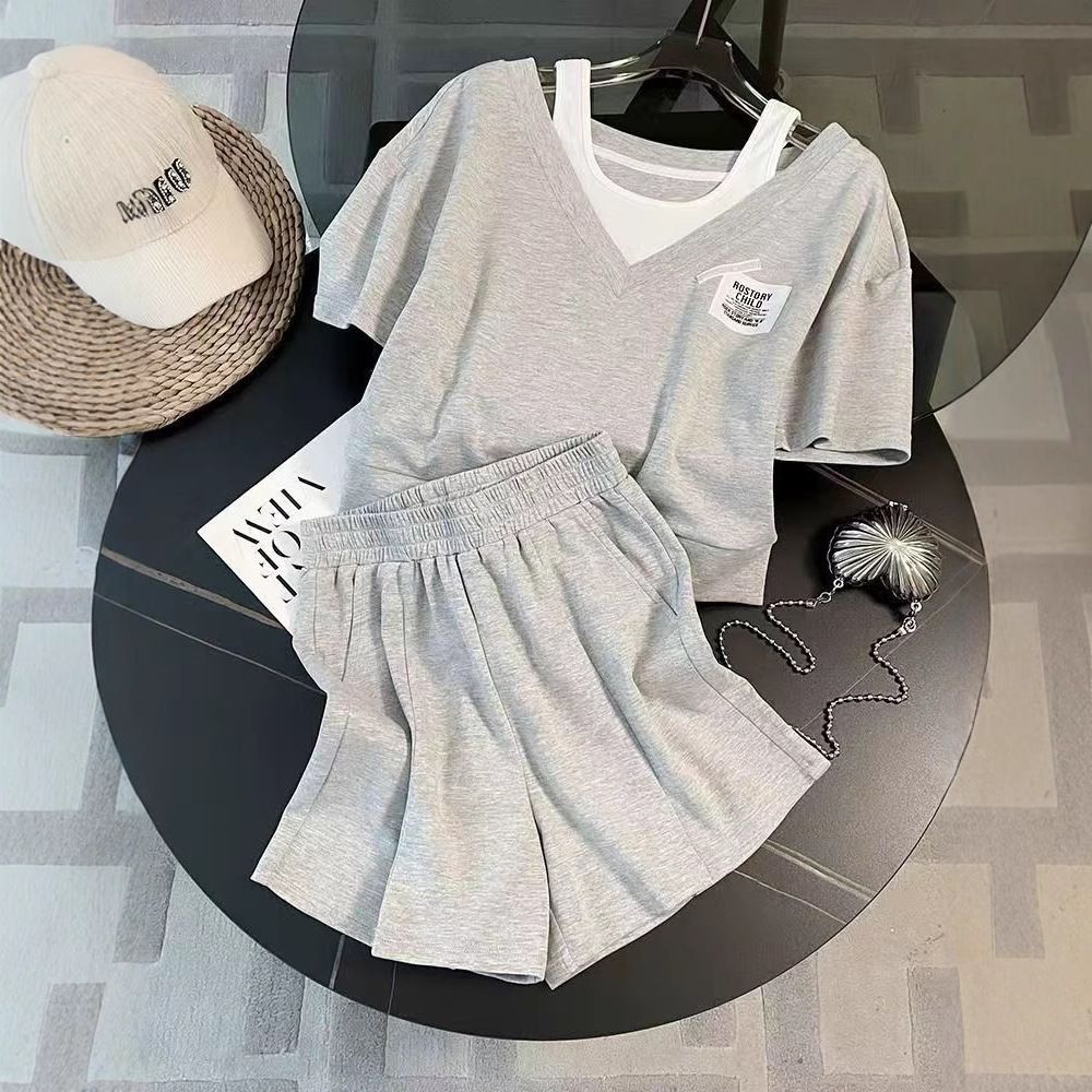 夏日休闲运动套装洋气减龄假两件v领上衣高腰短裤两件套潮流-灰色 S