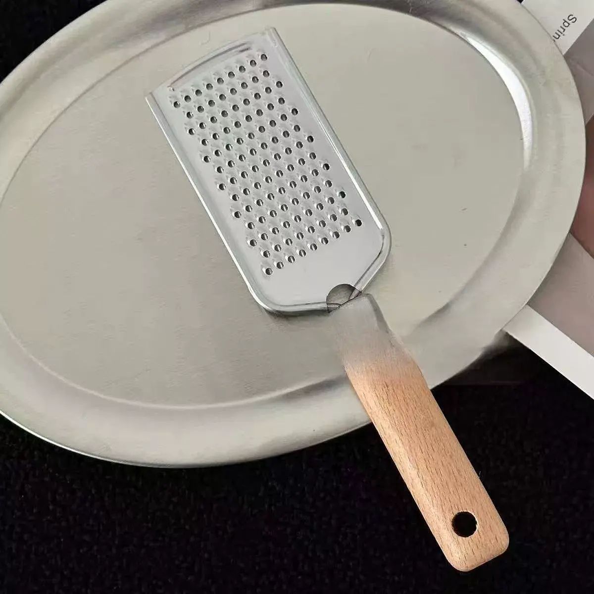 ins芝士刨絲器韓國木柄不銹鋼芝士碎刀乳酪擦絲刀家用烘焙小工具