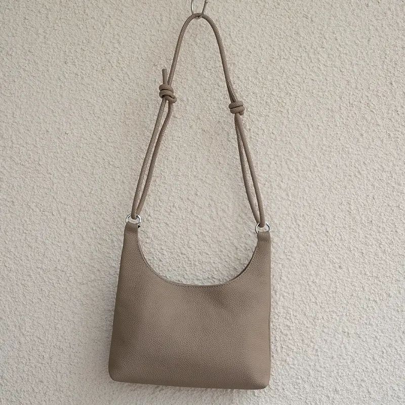 头层牛皮包包斜挎包女2025新款真皮女包单肩包小众设计通勤包包女