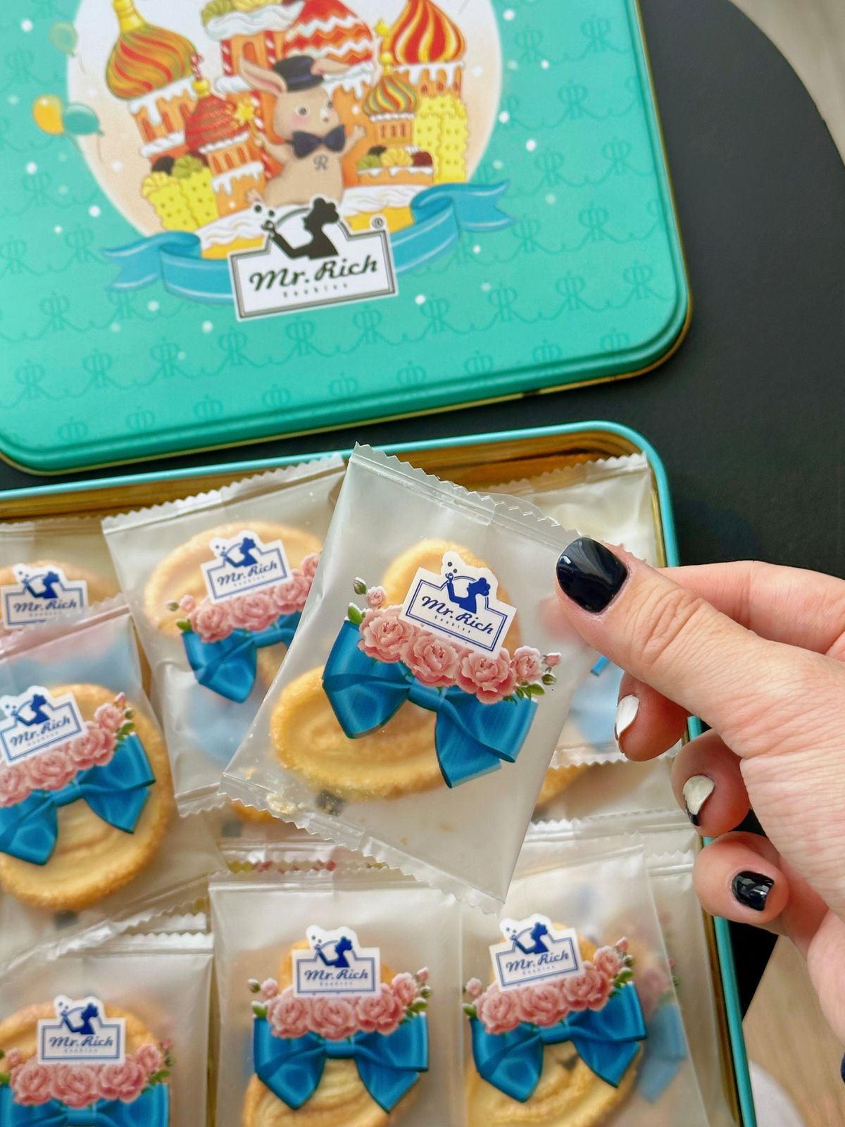 80 gram Palmier Shelf life: 50 days