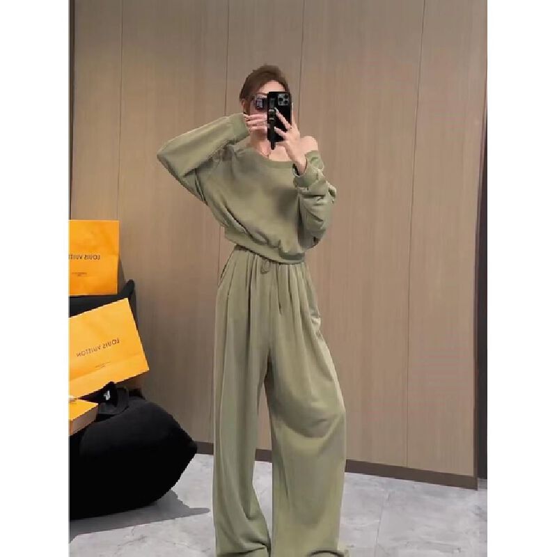 HOT TREND EARLY AUTUMN CASUAL SET WOMEN STYLISH RELAXED MULTIFUNCTIONAL ONE-NECK TOP + SLIMM-Green L