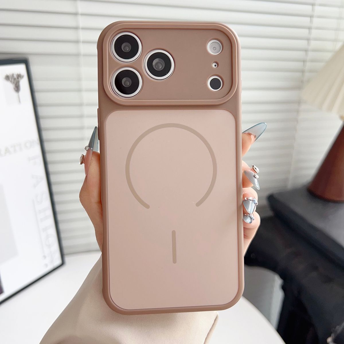 适用iphone17promax肤感撞色手机壳苹果16细圈绒布磁吸1413精孔12pro防摔11全包边保护套-棕色 iPhone 17 Pro