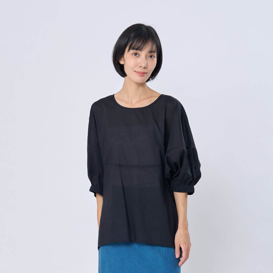 Opie棉質圓剪接寬版上衣/黑